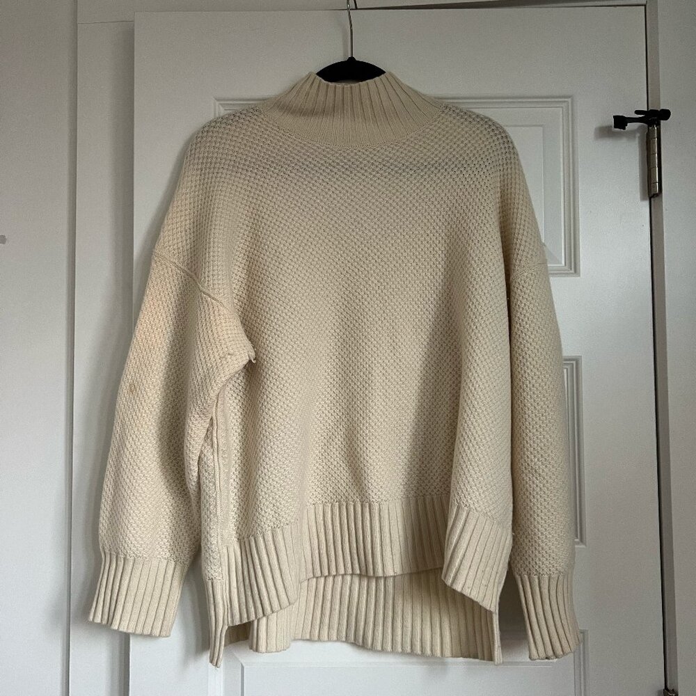 Everlane Cream Recycled Cashmere Sweater